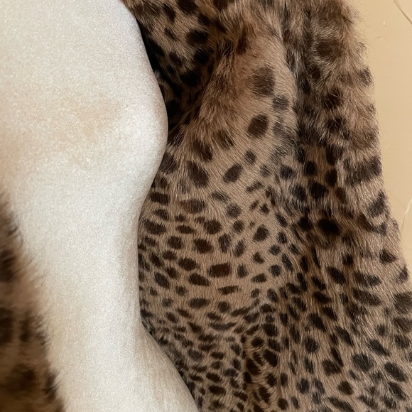 Amazing Faux Fur lined jean jacket! 🤩 - Picture 4 of 7